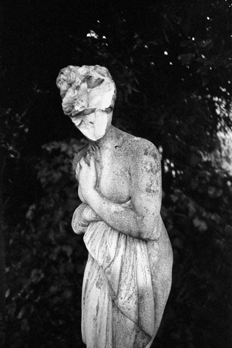 faceless statue